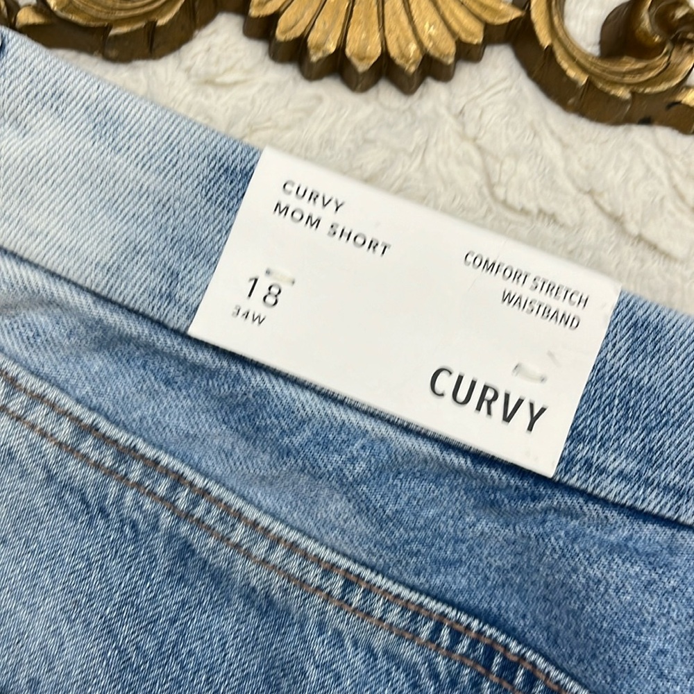 NWT American Eagle Curvy Mom Jean Shorts - Picture 5 of 5
